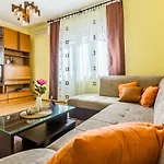 アパート Pula Apartment *