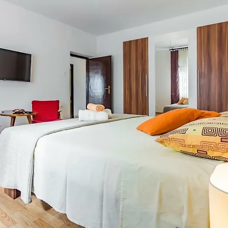 Pula Apartment * プーラ