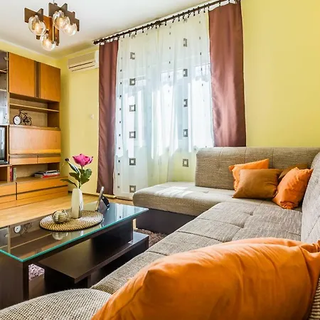 Daire Pula Apartment *